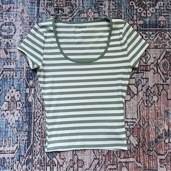 Hollister Ribbed Seamless Fabric Scoop Baby Tee Size Small Green White Stripes - Picture 5 of 8
